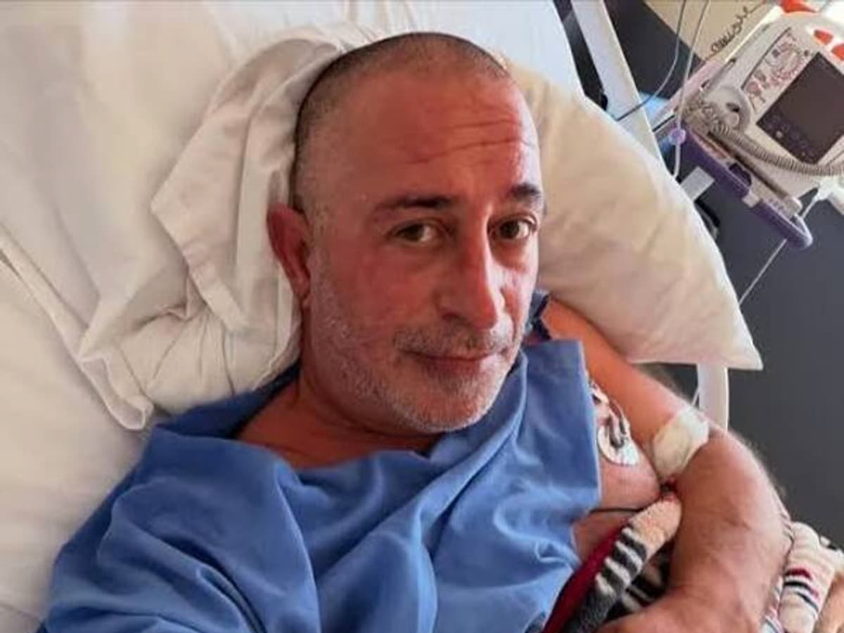 Cem Yılmaz kalp krizi sonrası ilk kez görüntülendi: Baston ayrıntısı gündem oldu