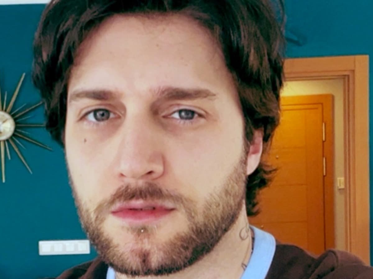 “Ay Tenli Kadın”ın şarkıcısı Ufuk Beydemir, bebeğinin kız olacağını açıkladı
